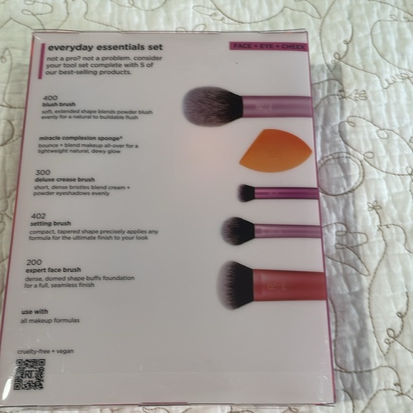 Brand new unopened makeup brush set - Picture 2 of 2